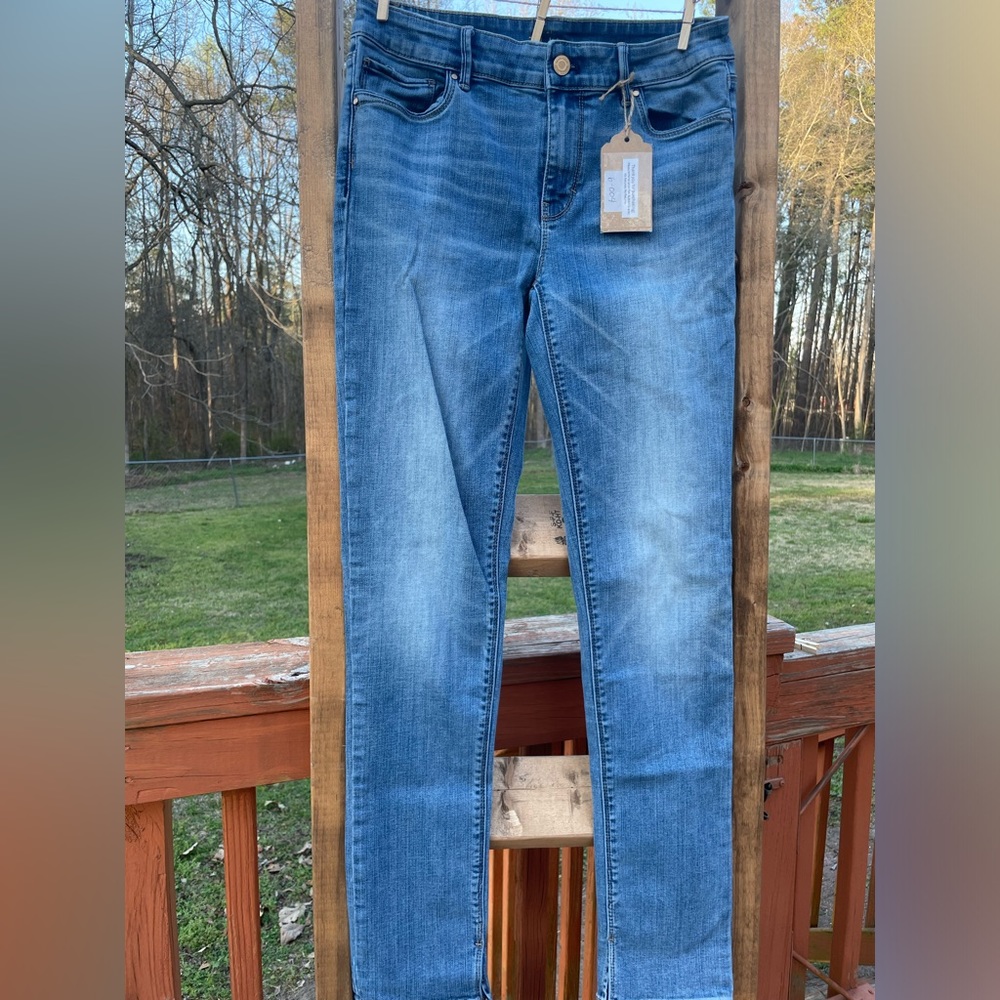 White House Black Market Mid-rise Slim